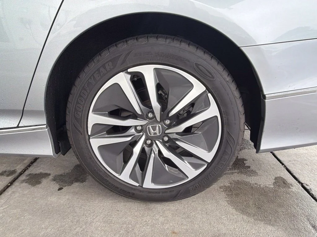 Used 2020 Silver Honda Touring image 8