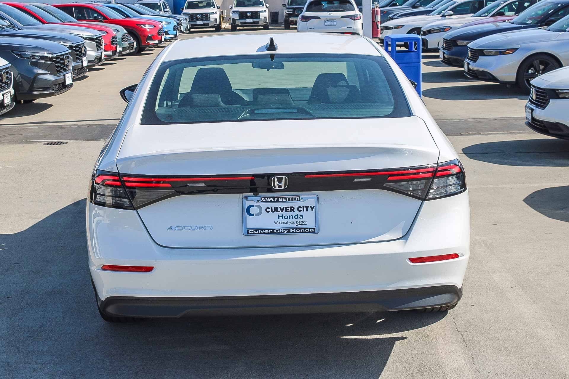 New 2026 Platinum White Pearl Honda SE image 7