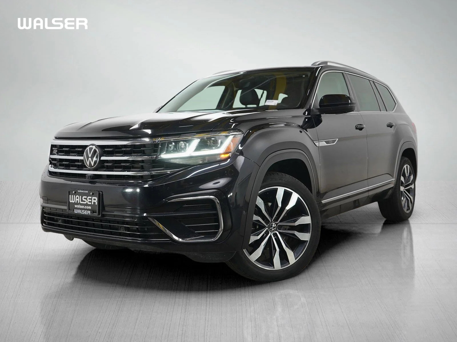 2023 Volkswagen Atlas 3.6L SEL Premium R-Line 4MOTION's photo