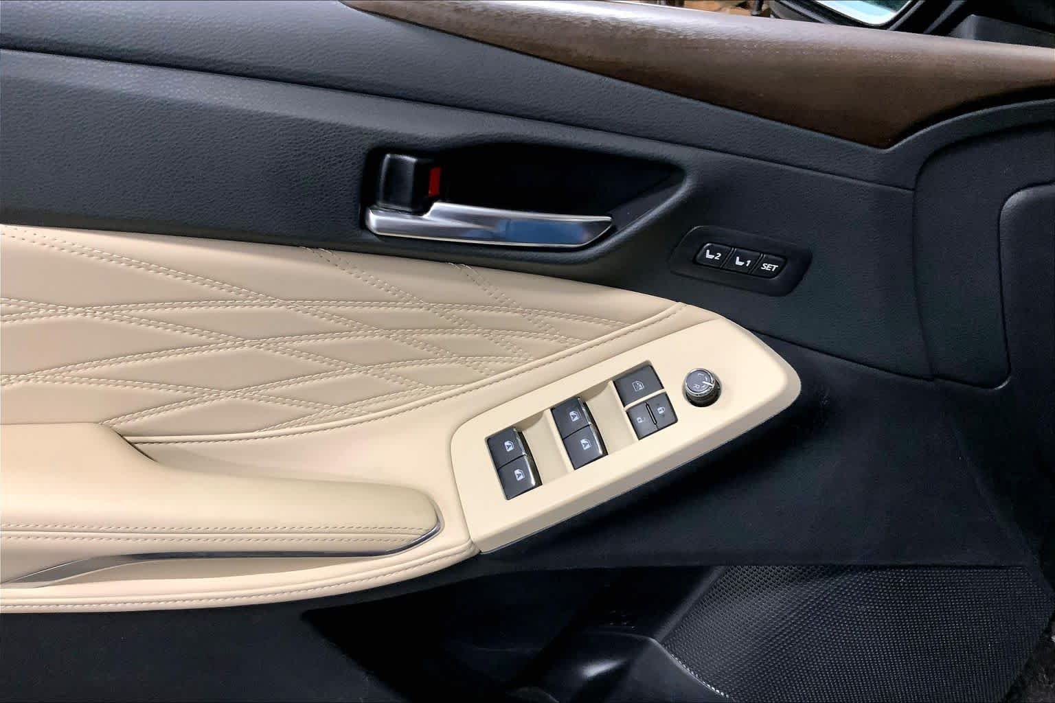 Used 2019 Opulent Amber Toyota Limited image 36