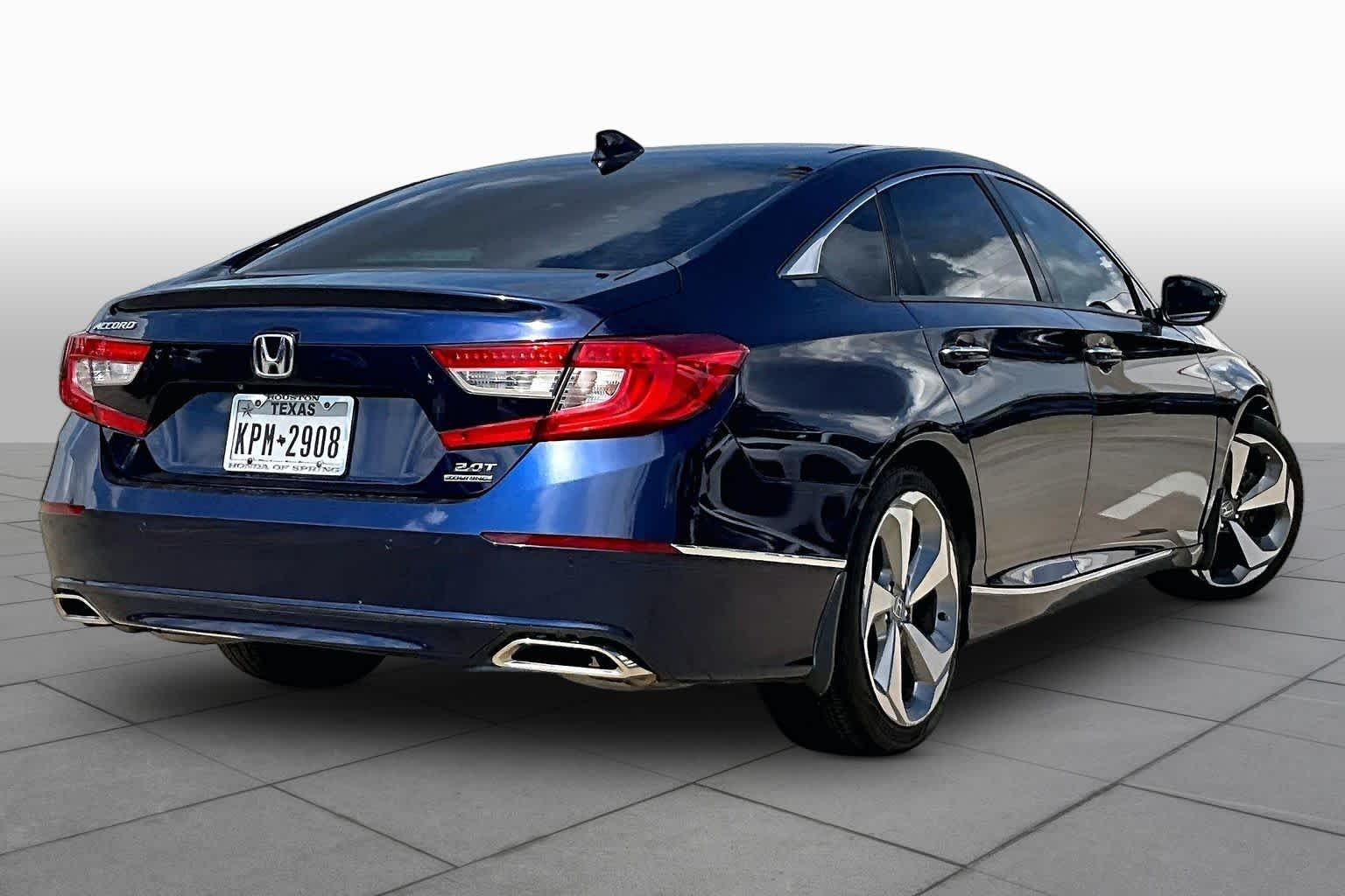 Used 2018 Obsidian Blue Pearl Honda Touring 2.0T image 13