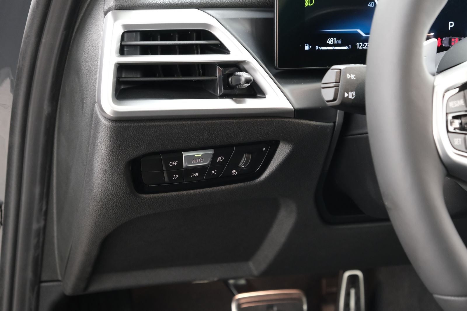 New 2026 Dravit Grey Metallic BMW 330i xDrive image 39