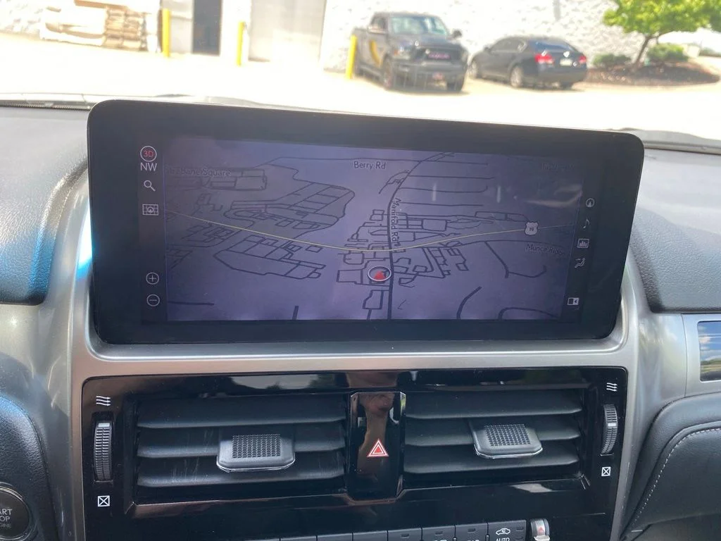 Used 2022 Black Lexus 460 image 21