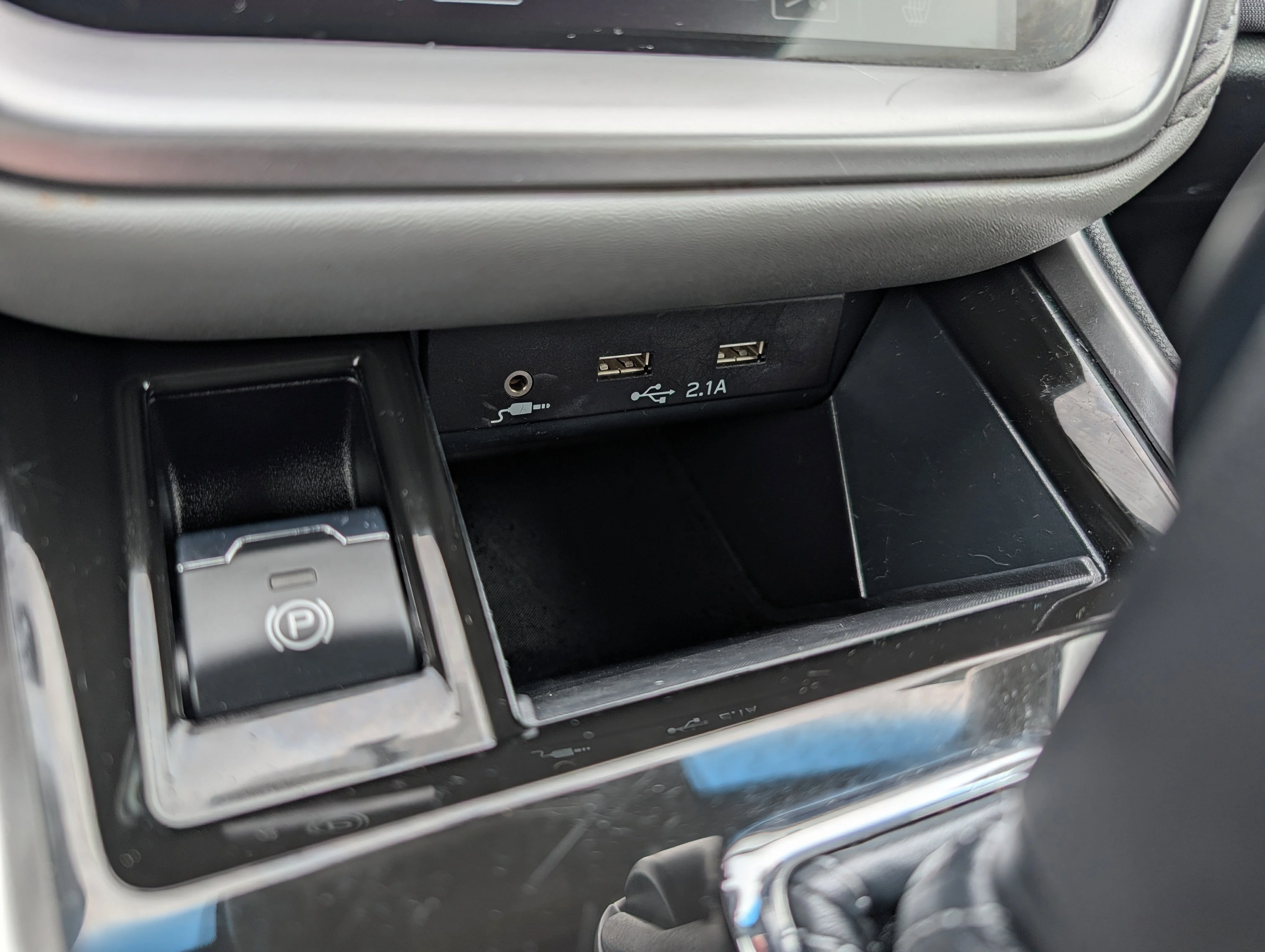 Used 2022 Crystal Black Silica Subaru Premium image 32