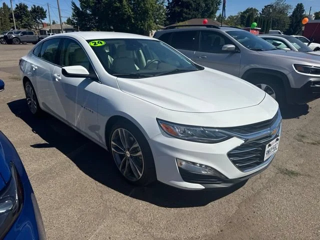 Used 2024 Summit White Chevrolet LT 2LT image 1