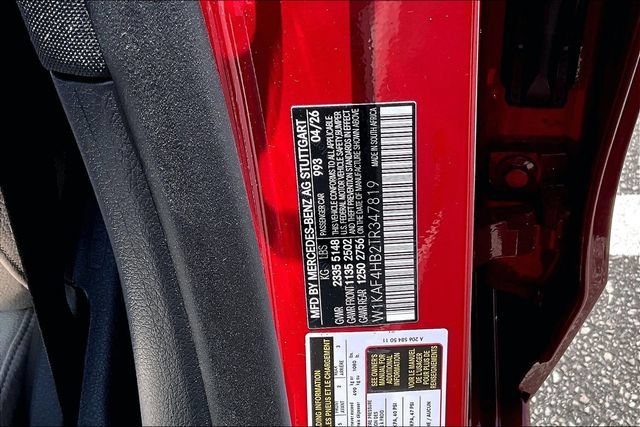 New 2026 MANUFAKTUR Patagonia Red Metallic Mercedes-Benz C 300 image 12
