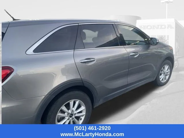 Used 2019 Titanium Silver Kia L image 4