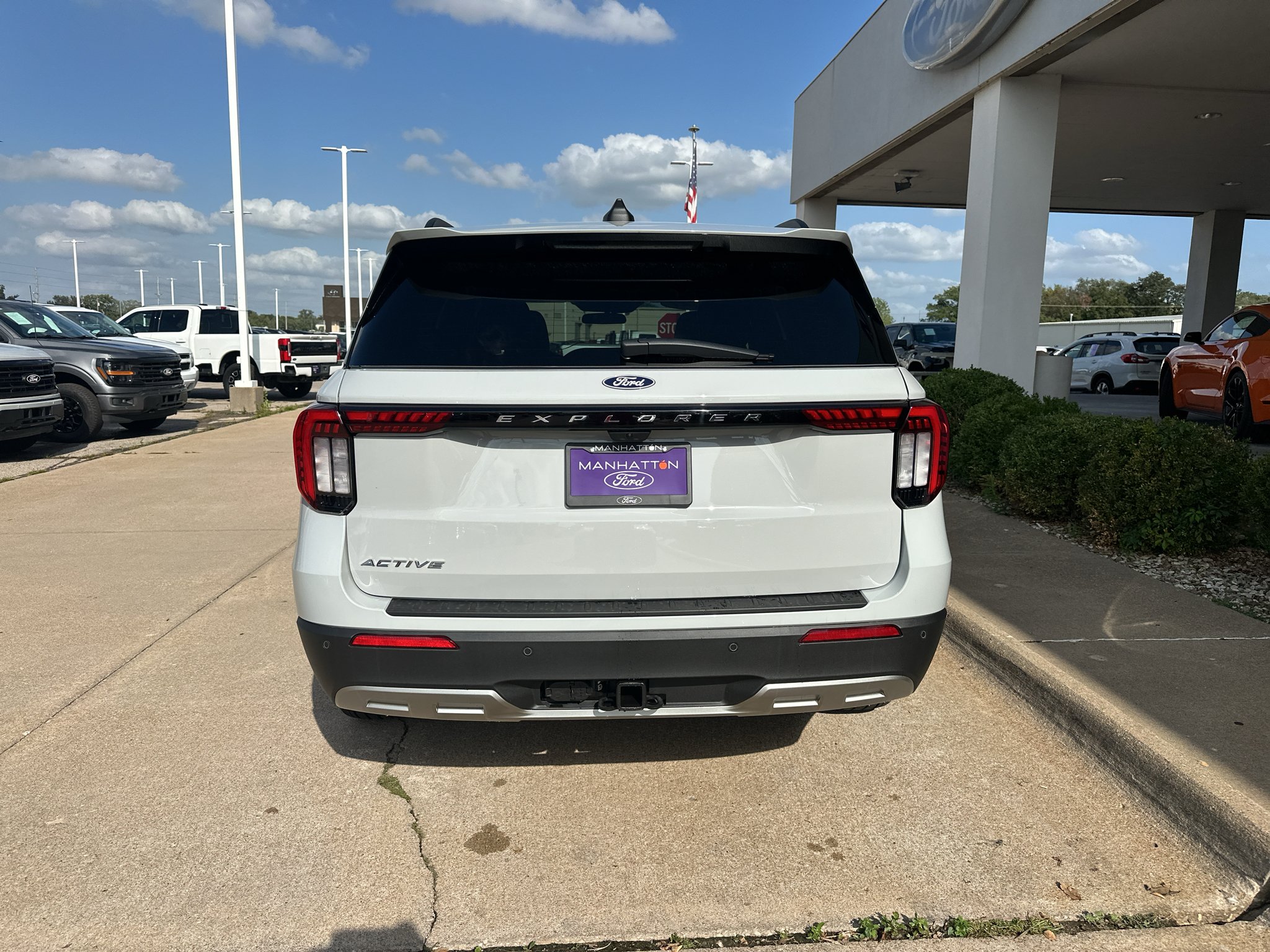 New 2027 Avalanche Gray Ford Active image 14