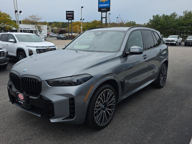 Used 2025 Gray BMW xDrive40i image 3