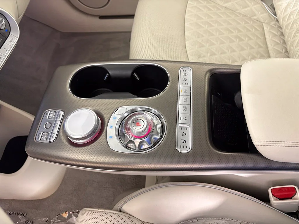 Used 2023 White Genesis Performance image 34
