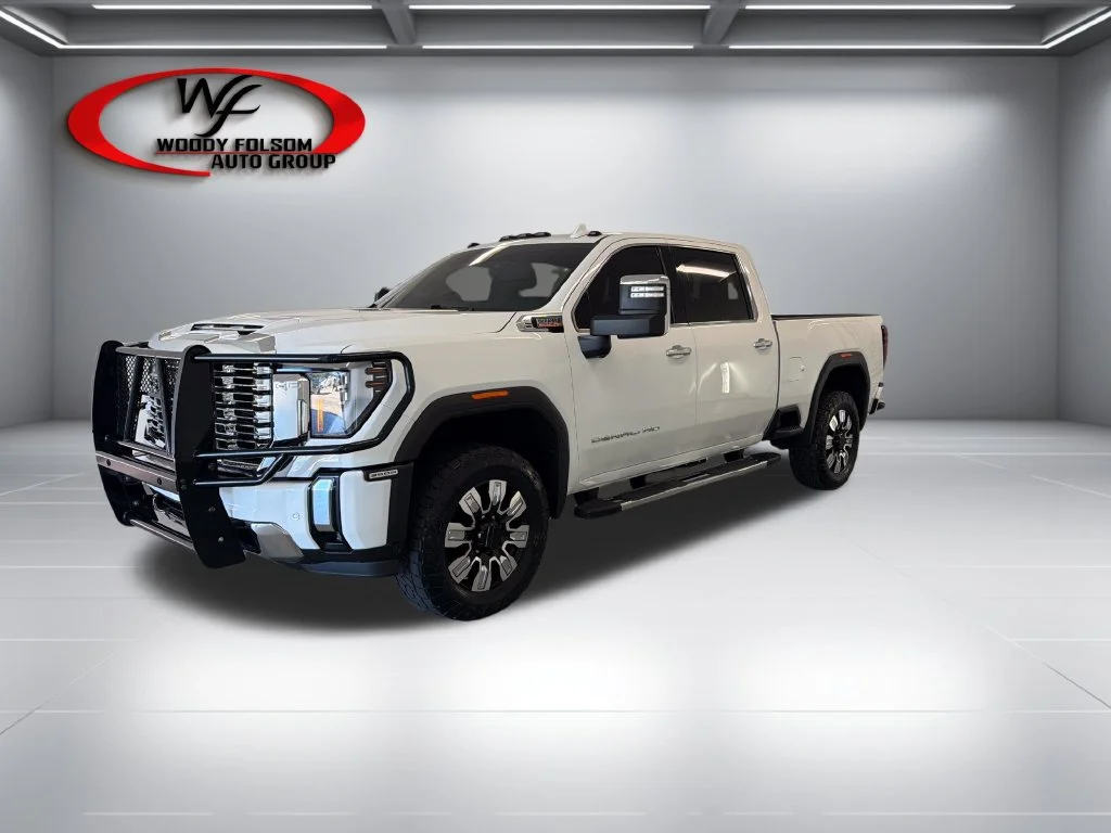 Used 2025 White GMC Denali image 3