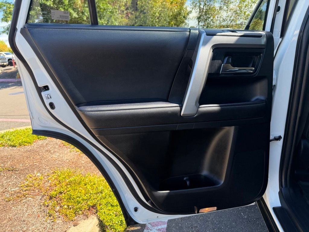 Used 2022 White Toyota SR5 image 30