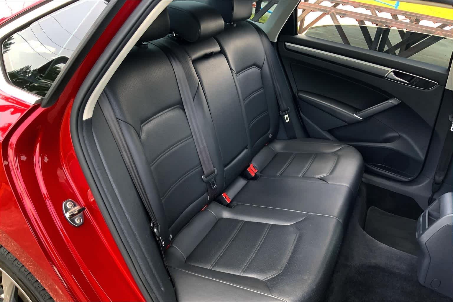 Used 2017 Fortana Red Volkswagen R-Line w/Comfort Pkg image 18