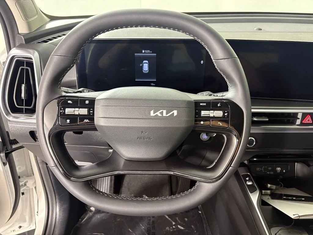 New 2026 Snow White Pearl Kia EX image 23