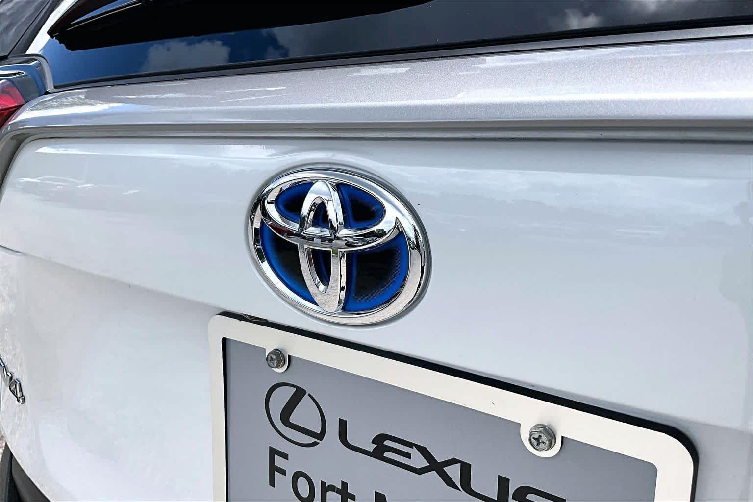 Used 2024 Wind Chill Pearl Toyota Hybrid Limited image 31