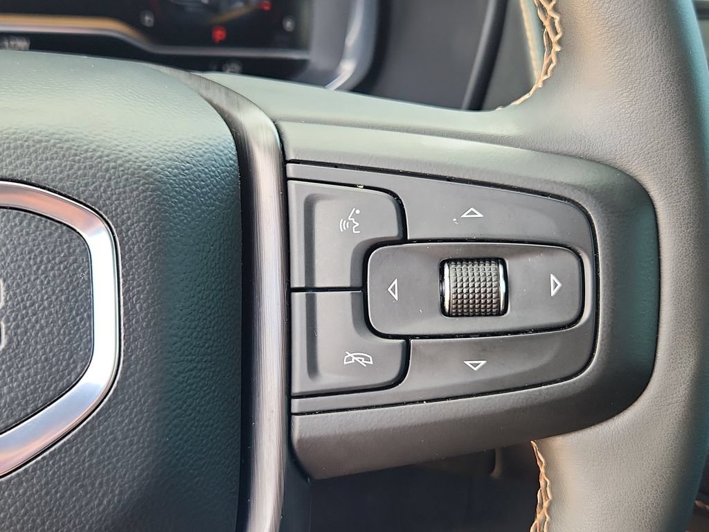 Used 2023 VOLCANIC RED TINTCOAT GMC AT4 image 17