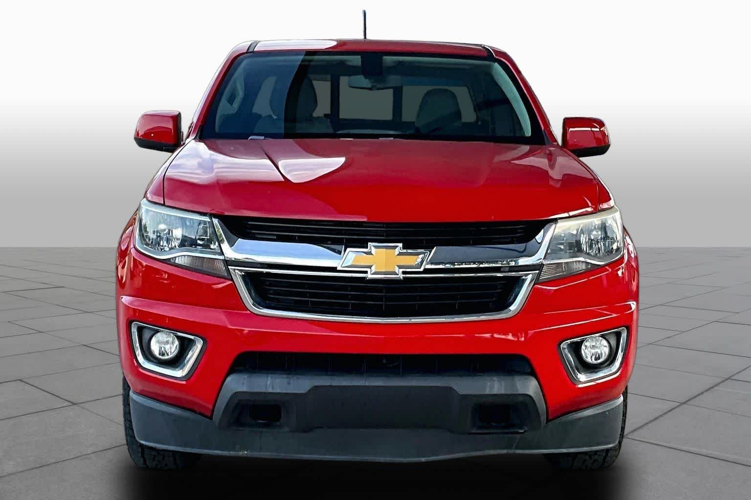 Used 2018 Red Hot Chevrolet 4WD LT image 4