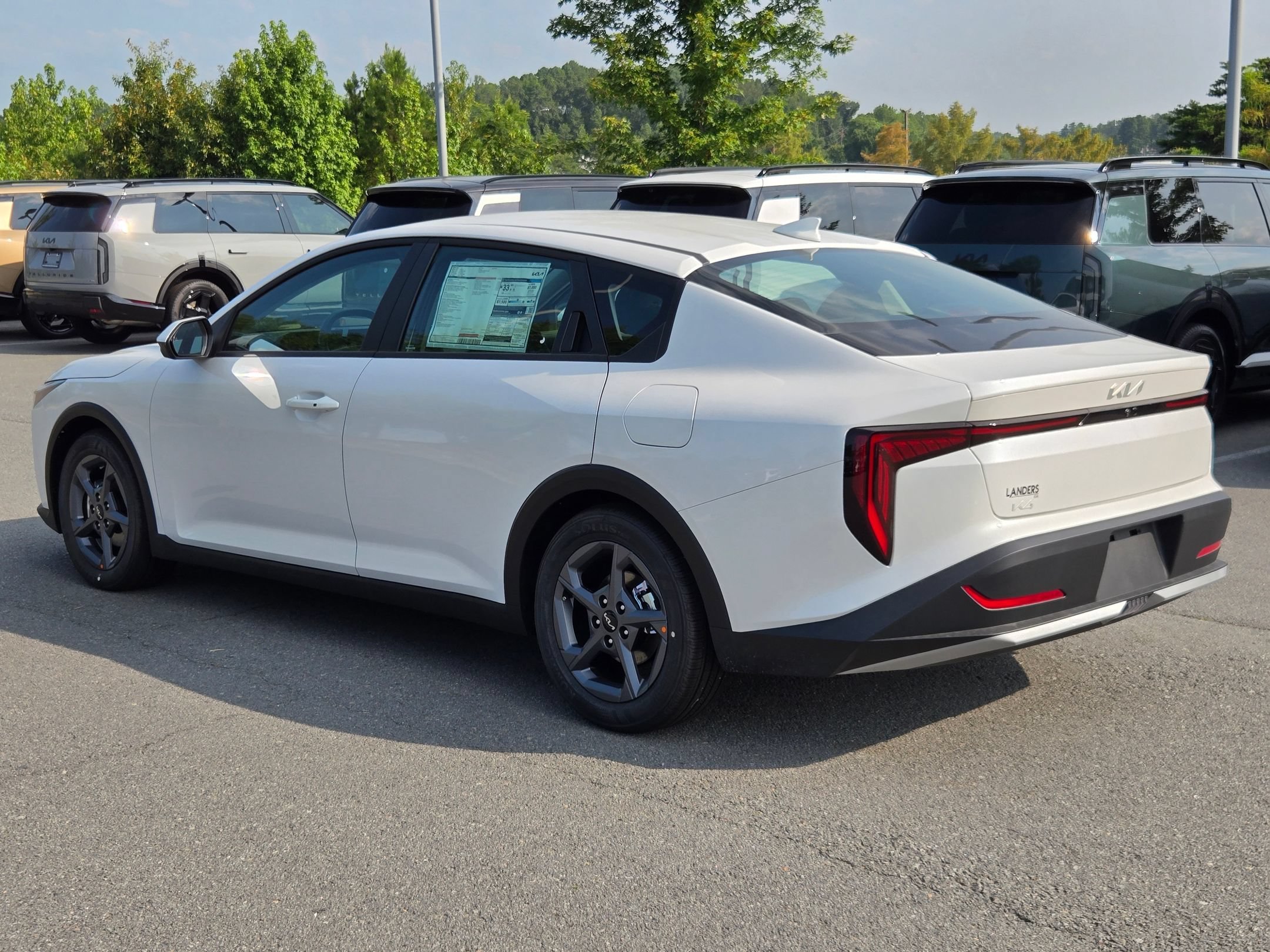 New 2026 Snow White Pearl Kia LXS image 5