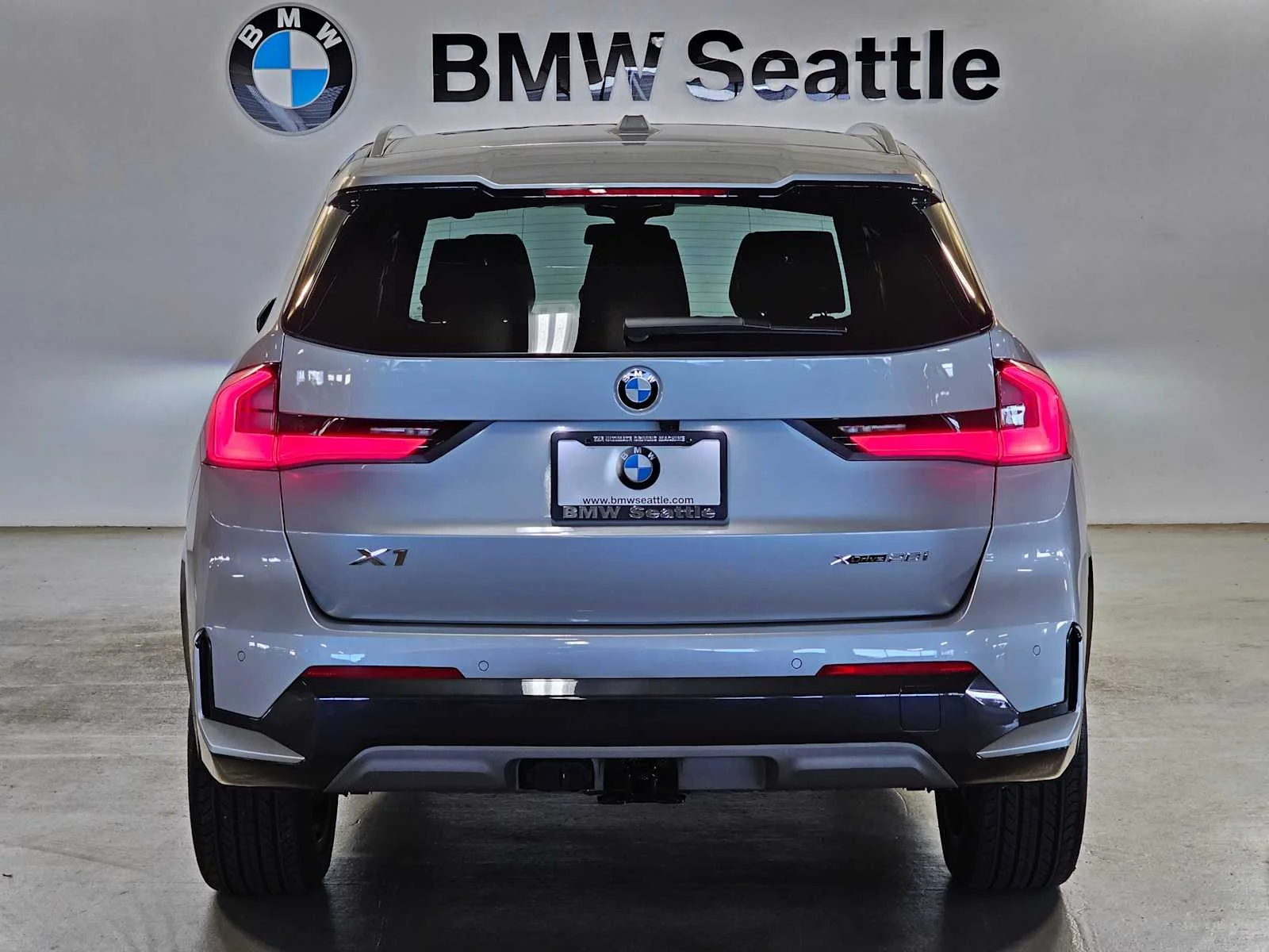 Certified Used 2025 Space Silver Metallic BMW xDrive28i image 5