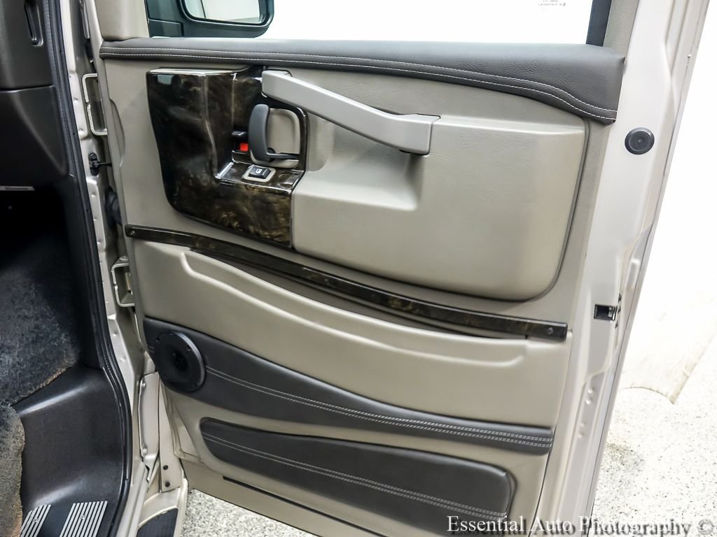 2023 Chevrolet Express Cargo Work Van - Photo 24