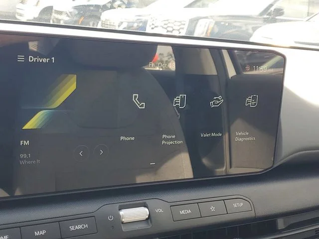New 2025 Snow White Pearl Kia EX image 15