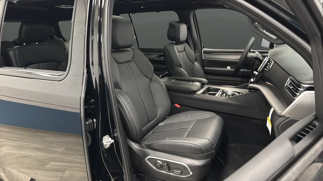 New 2026 High Gloss Black Exterior Paint Jeep Limited Reserve image 12