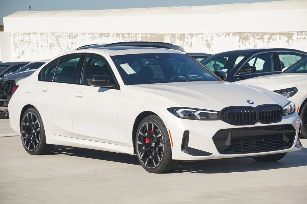 Used 2026 Mineral White Metallic BMW 330i xDrive image 3