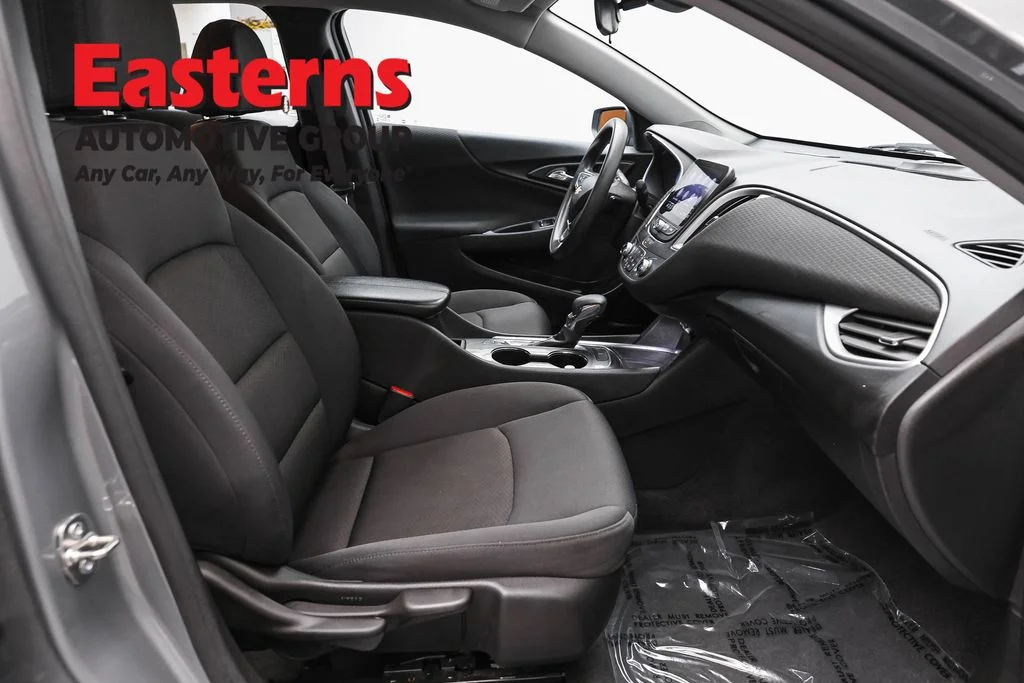Used 2023 Gray Chevrolet LT image 24