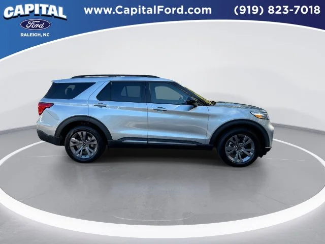 Used 2023 Silver Ford XLT image 9