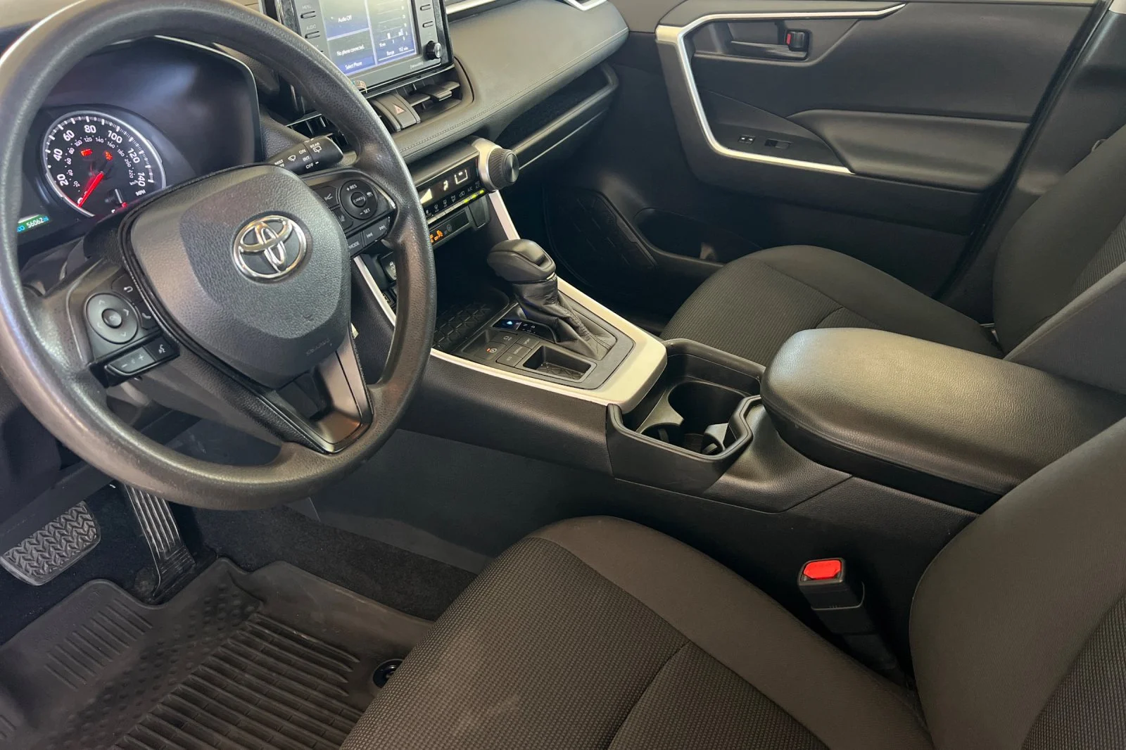 Used 2021  Toyota LE image 10