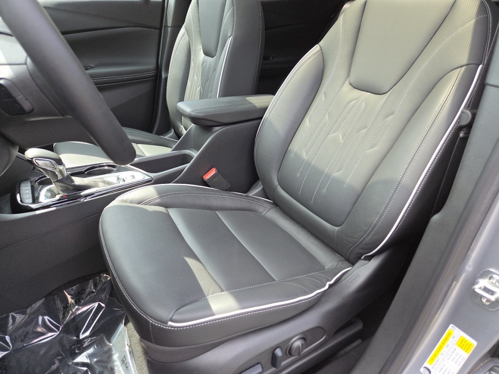 Used 2024 Gray Metallic Buick Avenir image 30