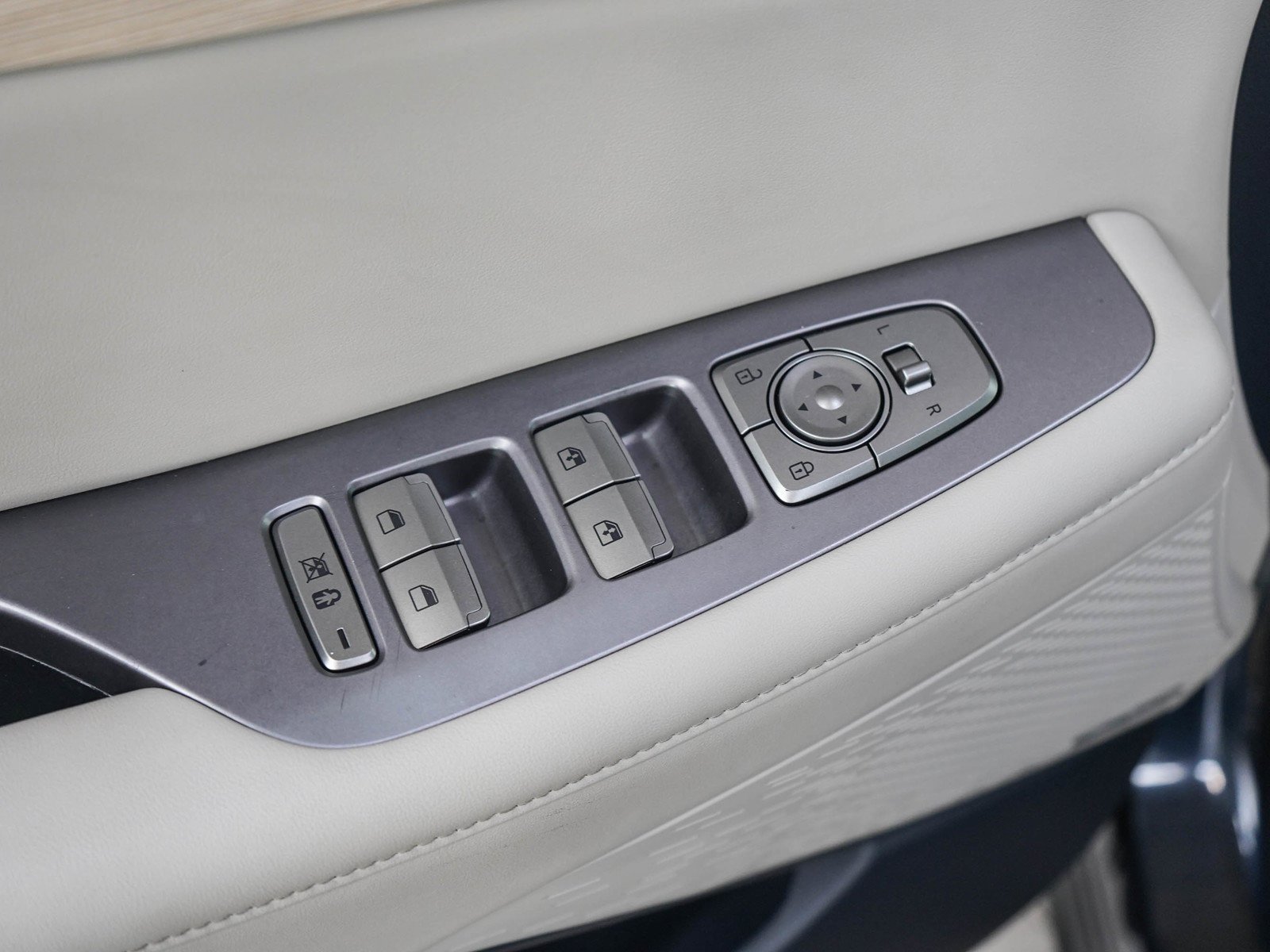 2024 Hyundai Palisade Limited - Photo 21