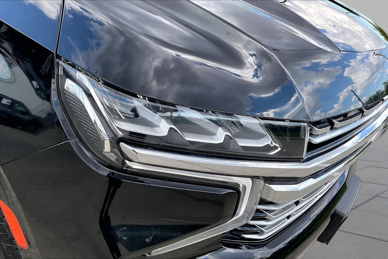 Used 2024 Ebony Twilight Metallic GMC SLE image 28