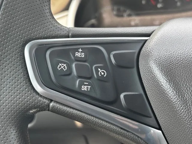 Used 2022 White Chevrolet LS image 16