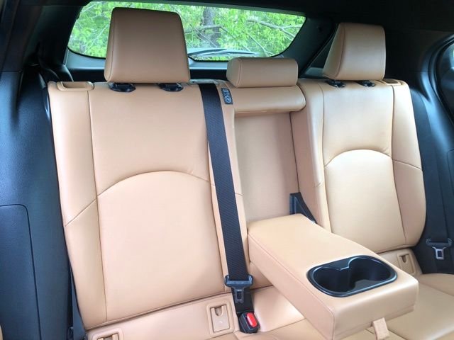 Certified Used 2025  Lexus 300h Premium image 11