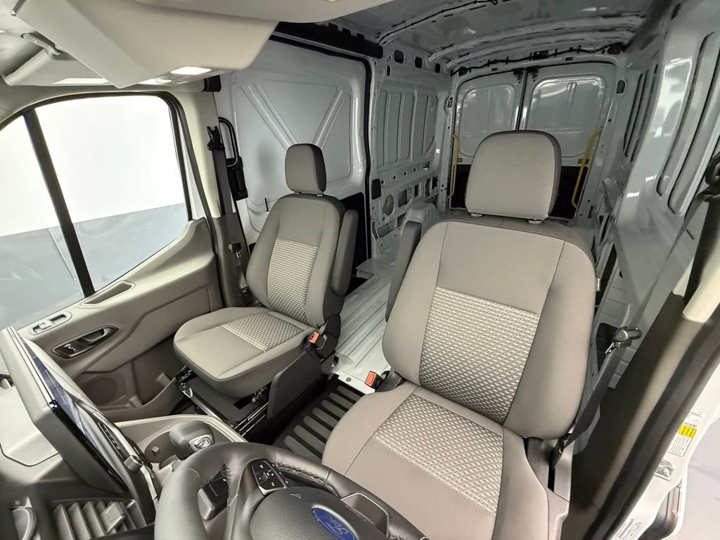 New 2026 Oxford White Ford Cargo Van image 45