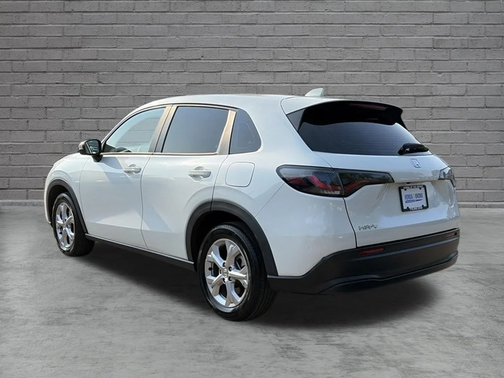 Certified Used 2023 Platinum White Pearl Honda LX image 4