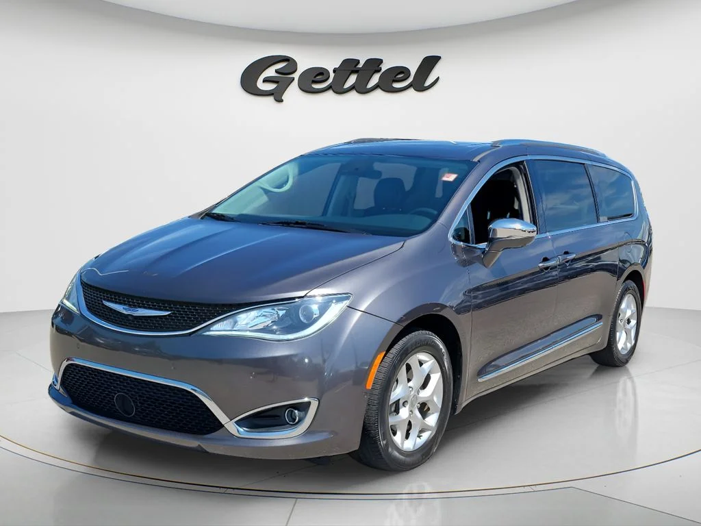 2020 Chrysler Pacifica Limited's photo