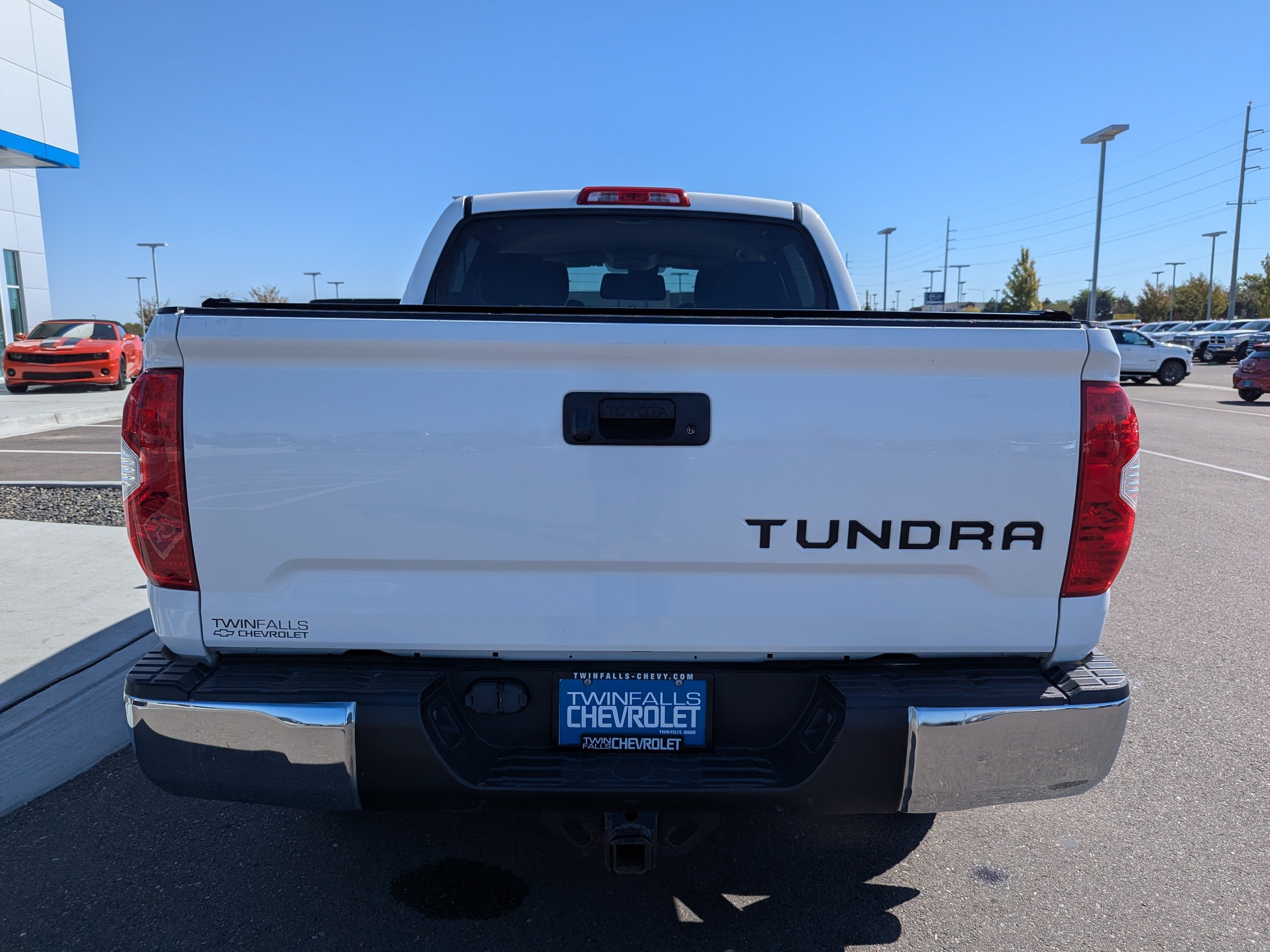 Used 2018 White Toyota SR5 image 30