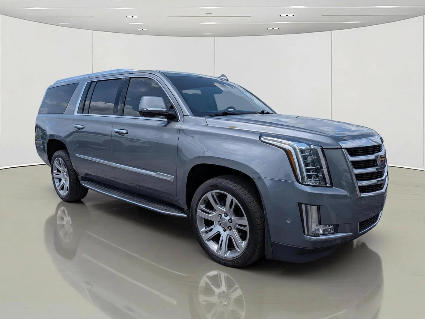 Used 2018 Gray Cadillac Luxury image 4