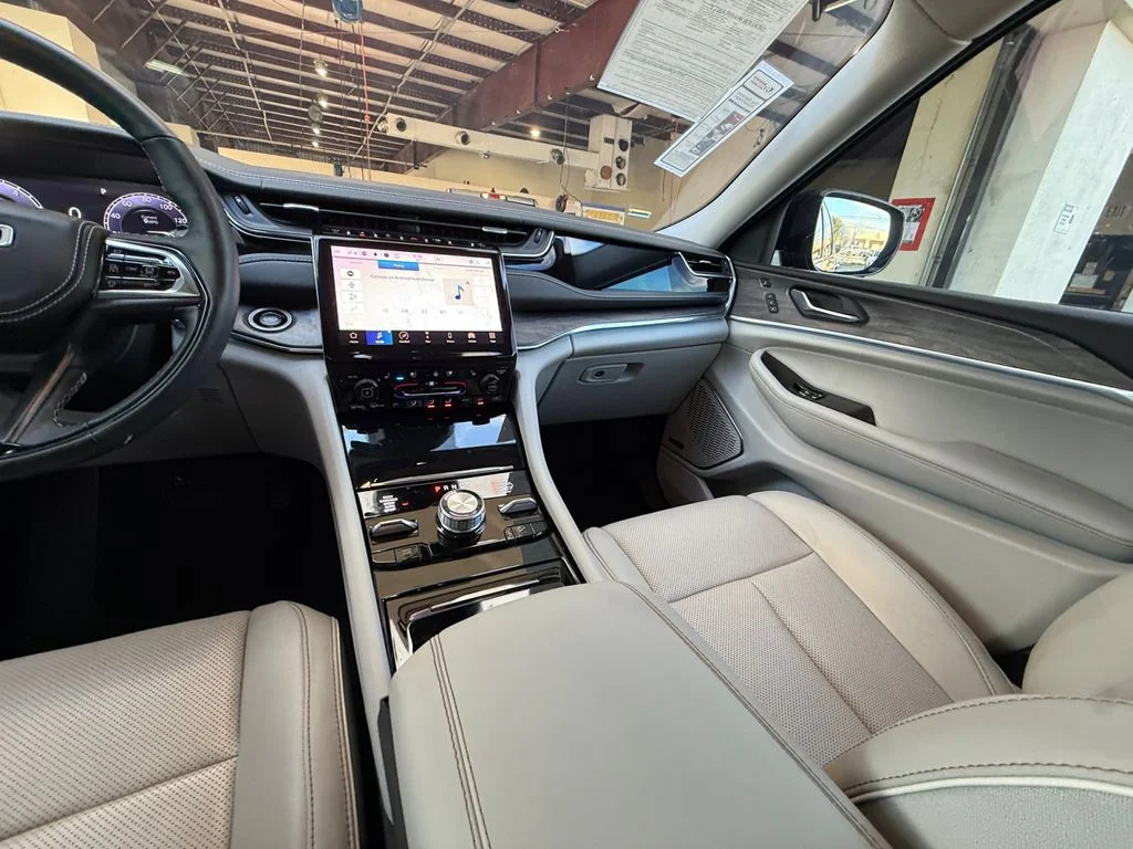 2023 Jeep Grand Cherokee L Overland - Photo 15