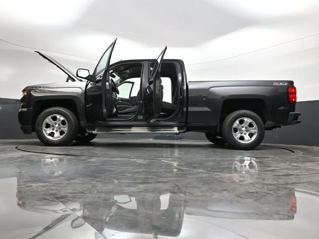 Used 2016 Tungsten Metallic Chevrolet LT image 40