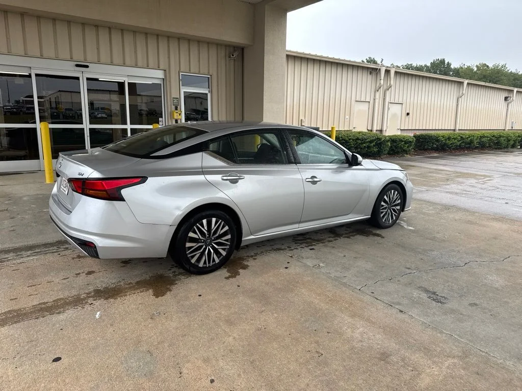 Certified Used 2023 Silver Nissan 2.5 SV image 12