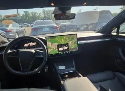 Used 2021  Tesla Plaid image 4