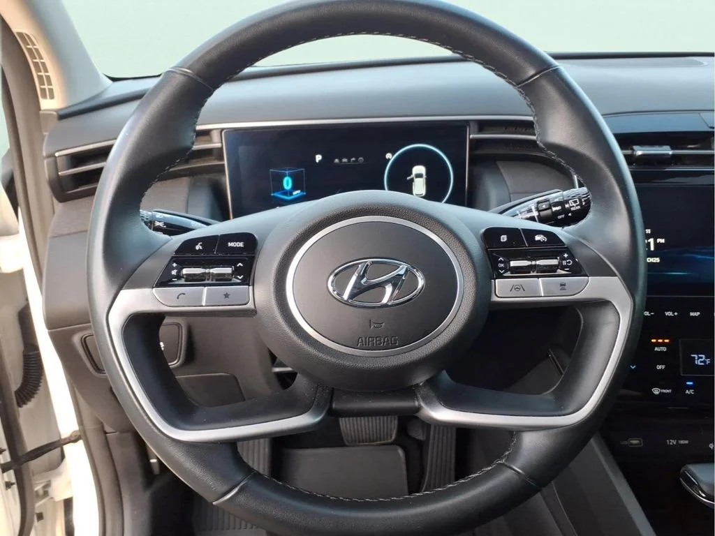 Used 2024 White Hyundai SEL image 25