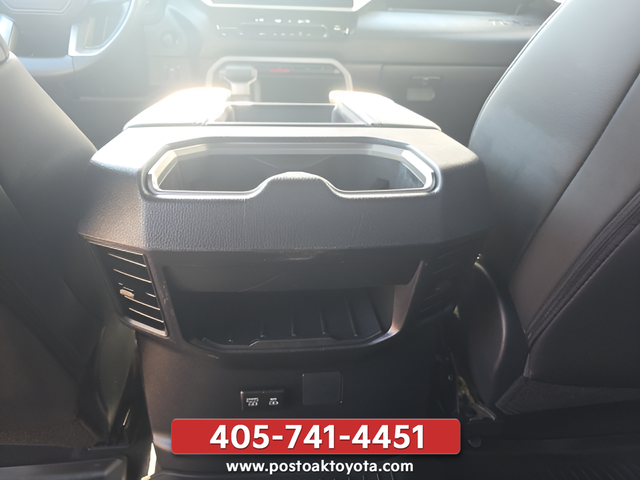 Used 2025  Toyota SR5 image 25