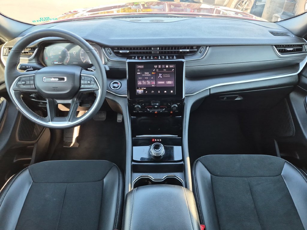 Used 2025 Red Jeep Altitude image 22