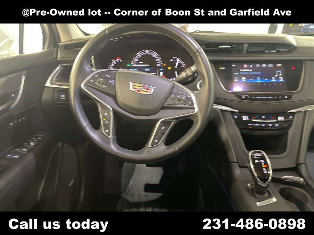 Used 2017 RADIANT SILVER METALLIC Cadillac Luxury AWD image 17