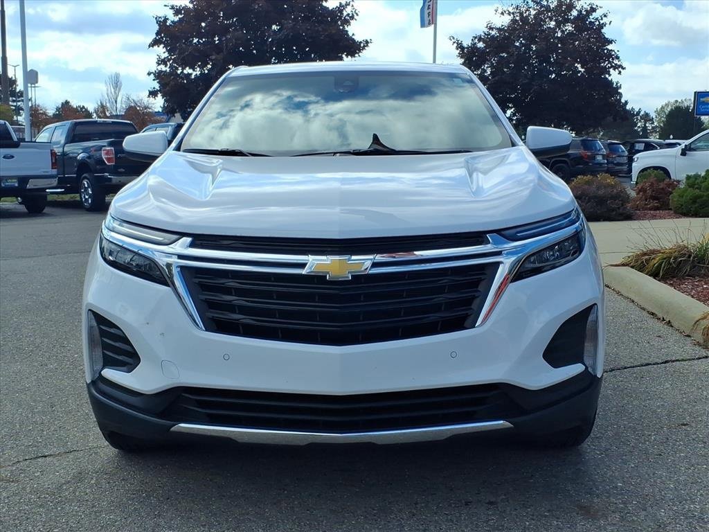 2023 Chevrolet Equinox LT photo 2