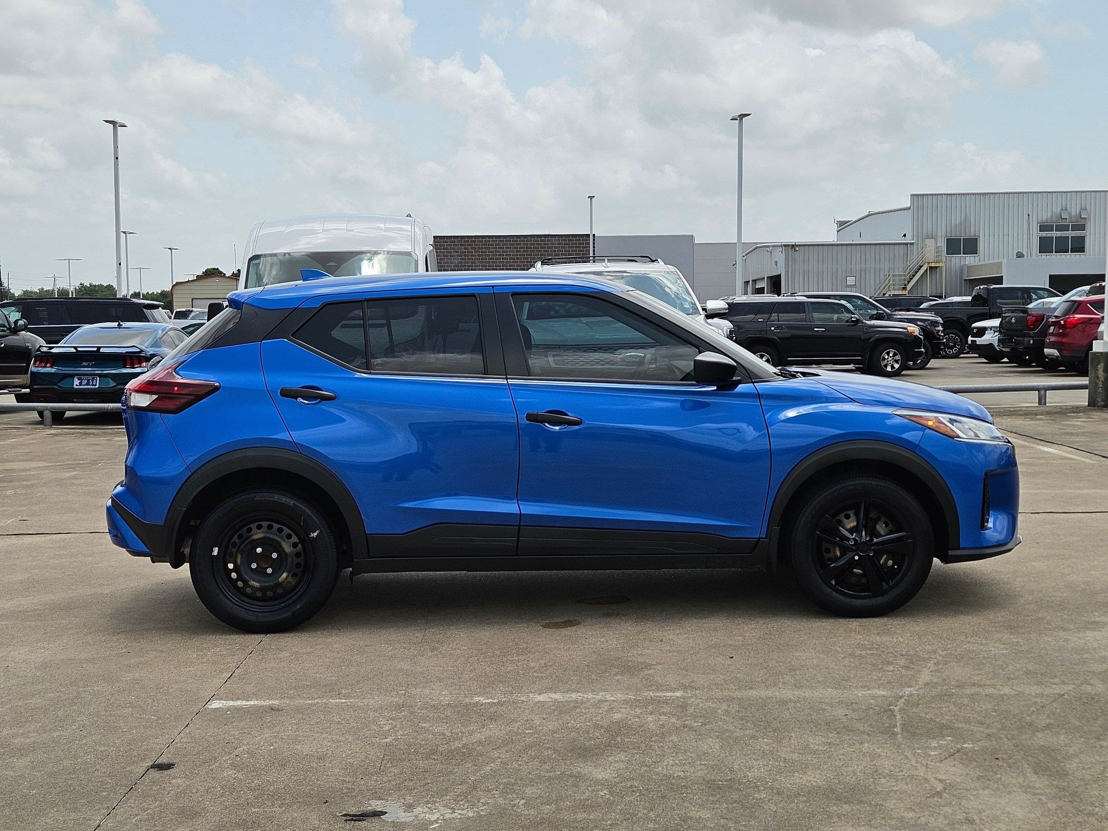 Certified 2024 Nissan Kicks S with VIN 3N1CP5BV8RL518262 for sale in Manvel, TX